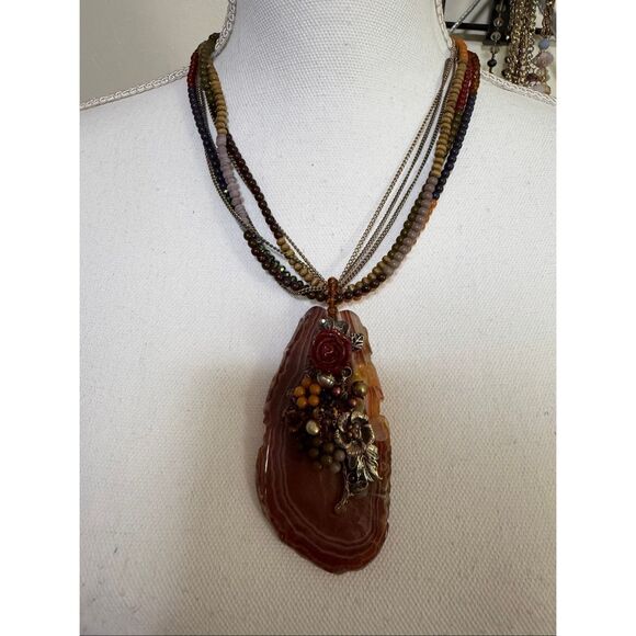 Natural Elements “N” Agate Slice Necklace – Floral Mixed Media Statement Pendant - Picture 10 of 10